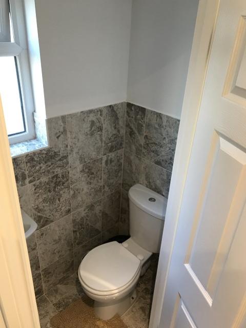 1st floor en suite toilet