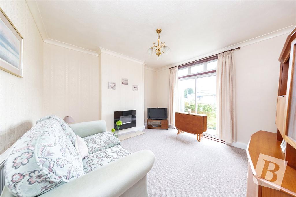 Crowlands Avenue, Romford, RM7 3 bed semidetached house £425,000