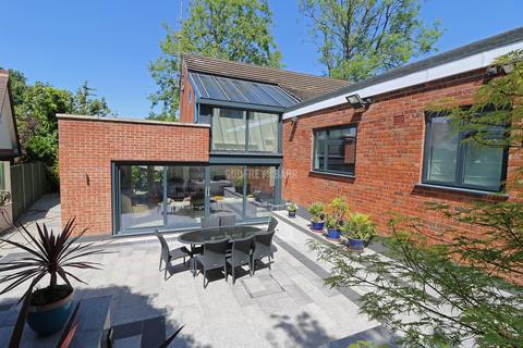4 bedroom detached house for sale - Holcombe Hill, Mill Hill