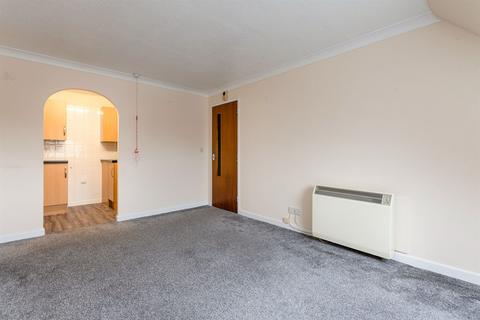 1 bedroom retirement property to rent, 67 Homegrove House, Grove Road North PO5