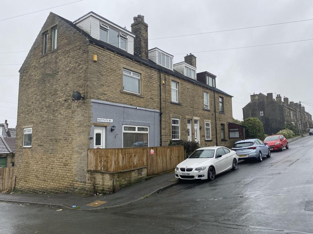 Institute Road, Eccleshill, Bradford... 4 bed end of terrace house £