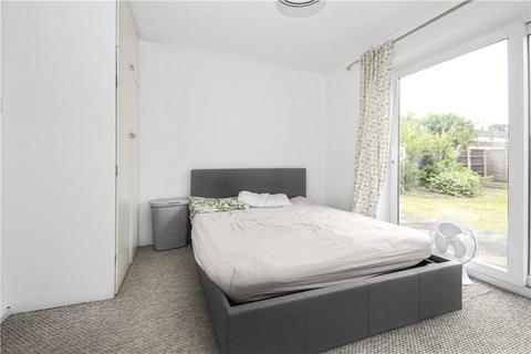 4 bedroom end of terrace house to rent, Kenton Avenue, Sunbury-on-Thames, Surrey, TW16