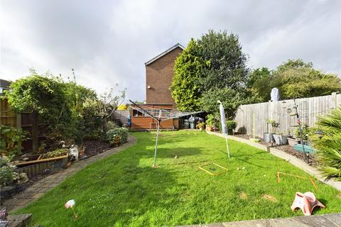 4 bedroom end of terrace house to rent, Kenton Avenue, Sunbury-on-Thames, Surrey, TW16