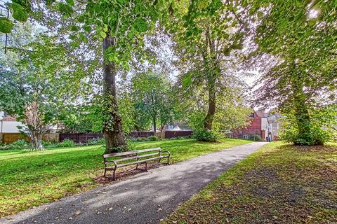 38 Castle Row, Canterbury, CT1 2QY