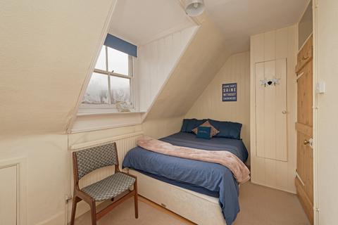 38 Castle Row, Canterbury, CT1 2QY