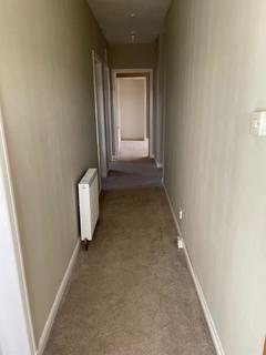 3 bedroom flat to rent, East Grove, South Ayrshire KA10