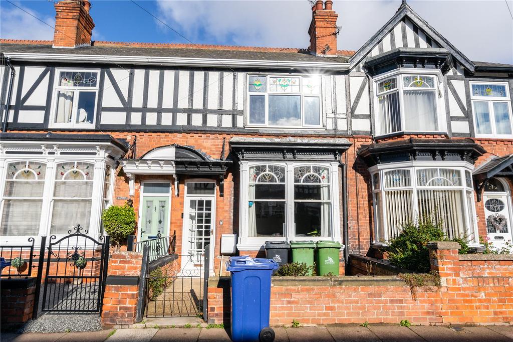Bradford Avenue, Cleethorpes, DN35 2 bed terraced house £285,000