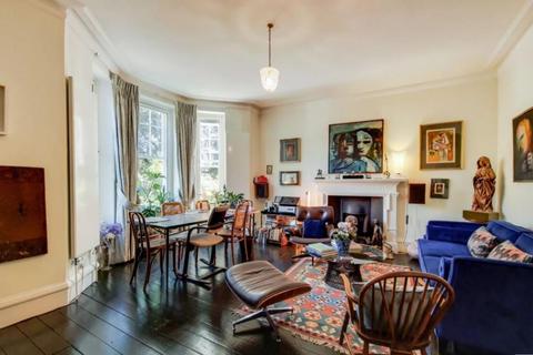 9 The Mount, London, NW3 6SZ