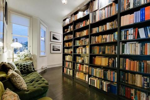 9 The Mount, London, NW3 6SZ