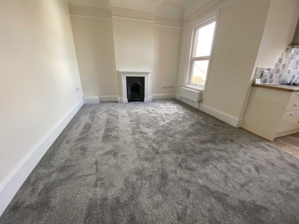 Sudley Road, Bognor Regis 1 bed flat £795 pcm (£183 pw)