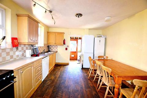 8 bedroom terraced house to rent - Heavitree Road, Exeter