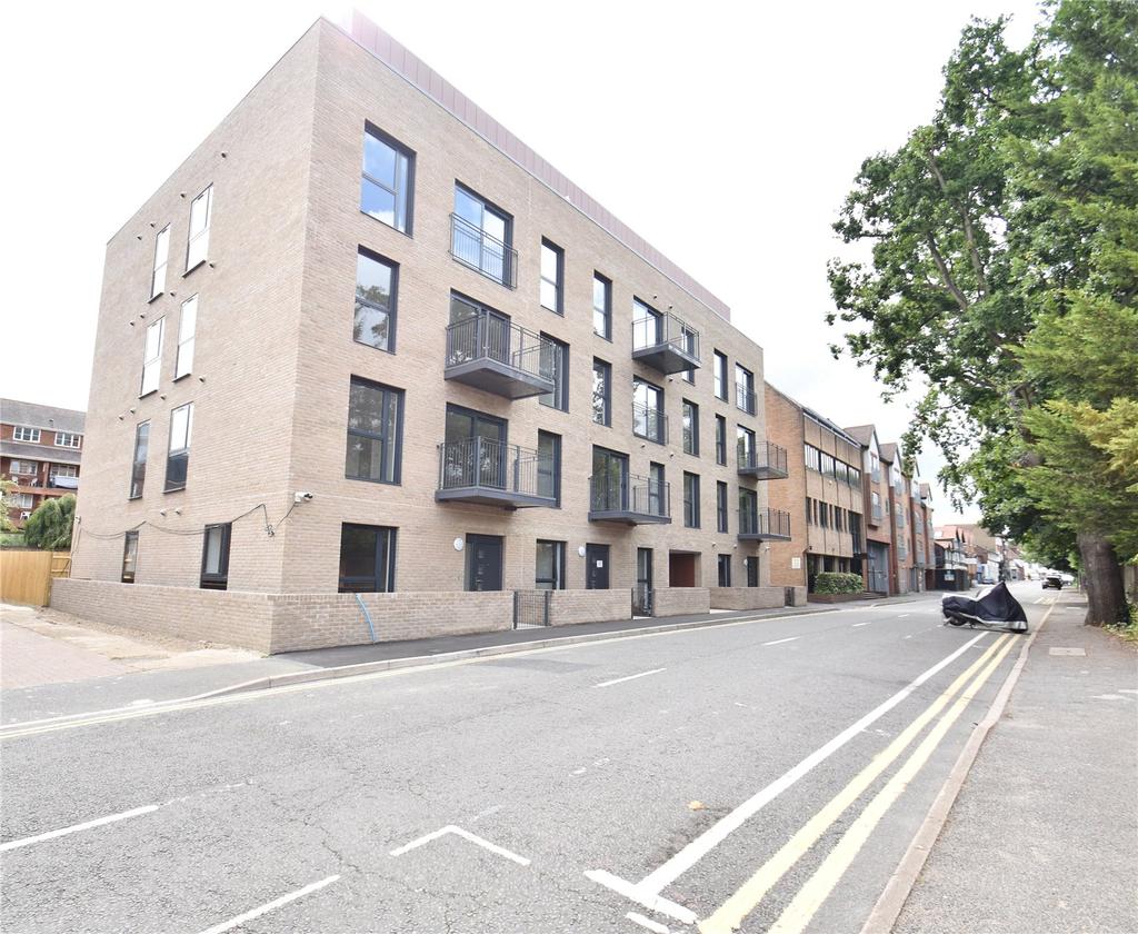 Aston House, 6268 Oak End Way... 2 bed apartment £1,550 pcm (£358 pw)