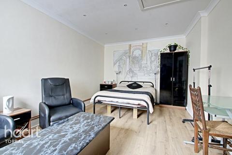 3 bedroom apartment for sale - Torwood Street, Torquay