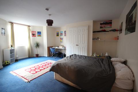 9 bedroom house to rent, Kensington Terrace, Hyde Park, LEEDS