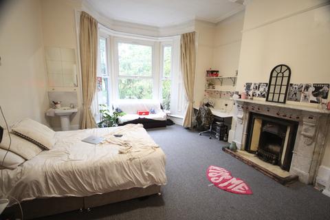 8 bedroom house to rent, Hyde Park Road, Hyde Park, Leeds