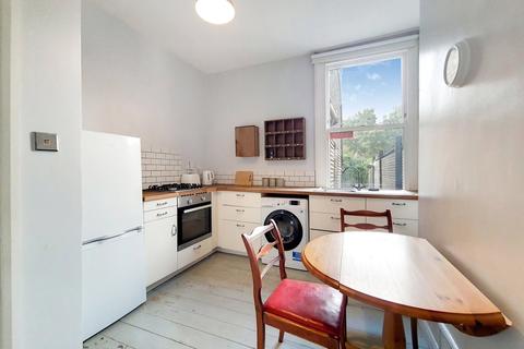 17b Hatchard Road, London, N19 4NG