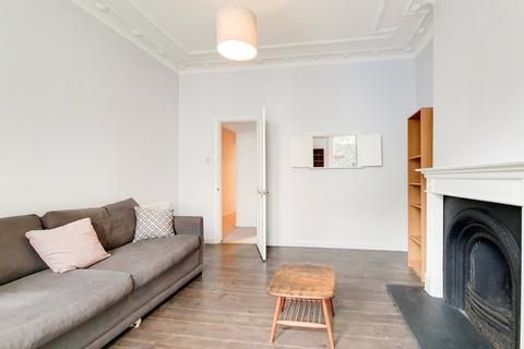 17b Hatchard Road, London, N19 4NG