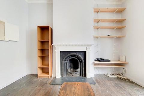 17b Hatchard Road, London, N19 4NG