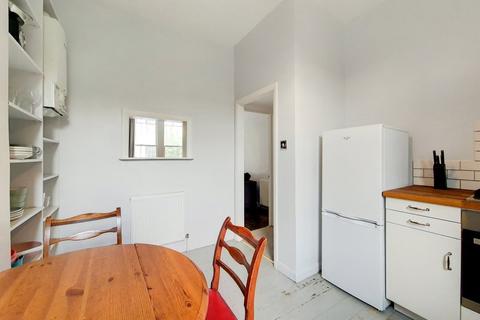 17b Hatchard Road, London, N19 4NG