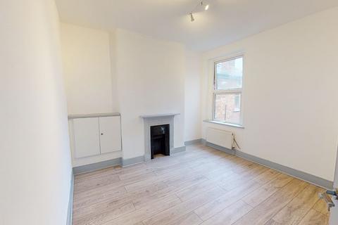 3 bedroom flat for sale - LONDON, N22