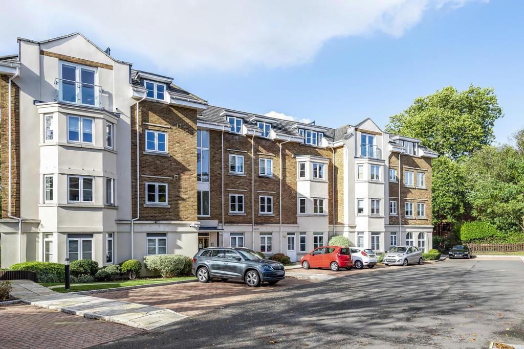 Oakwood Avenue, Beckenham 2 bed flat £440,000