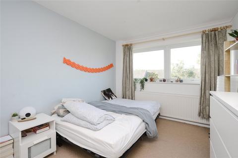 67 Earle Gardens, Kingston Upon Thames, KT2 5TB