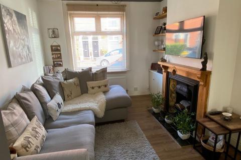 28 Moore Street, Northampton, NN2 7HX