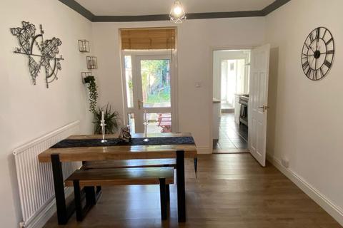 28 Moore Street, Northampton, NN2 7HX