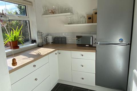 28 Moore Street, Northampton, NN2 7HX