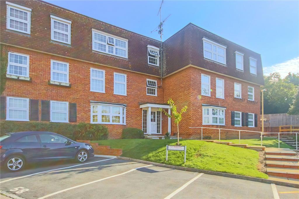 Milton Gardens Wokingham Rg40 2 Bed Apartment £1 050 Pcm £242 Pw