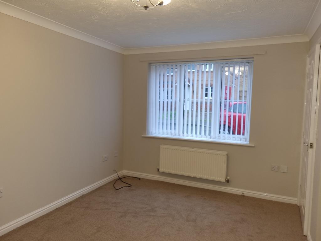 Halesworth Drive, Havelock Park... 3 bed semidetached house £675 pcm