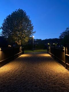 8 Sycamore Walk, Reigate, RH2 7LR