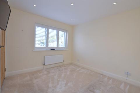 8 Sycamore Walk, Reigate, RH2 7LR
