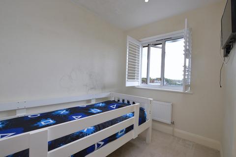 8 Sycamore Walk, Reigate, RH2 7LR