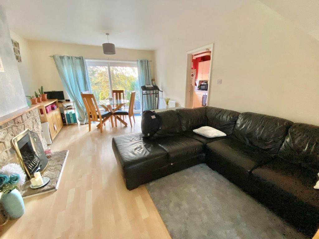 Fletcher Close,Torquay 3 bed detached house £900 pcm (£208 pw)