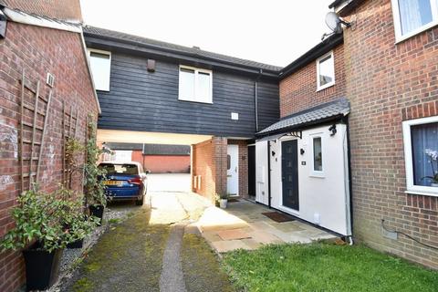 8 Carters Close, Stevenage, SG2 9QA