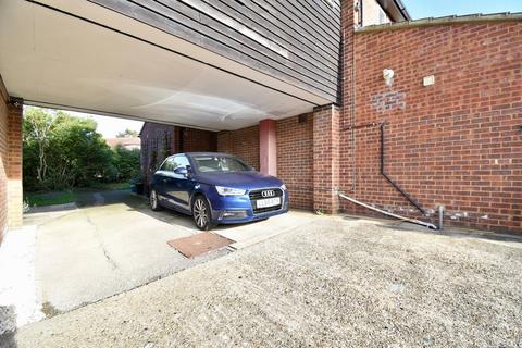 8 Carters Close, Stevenage, SG2 9QA
