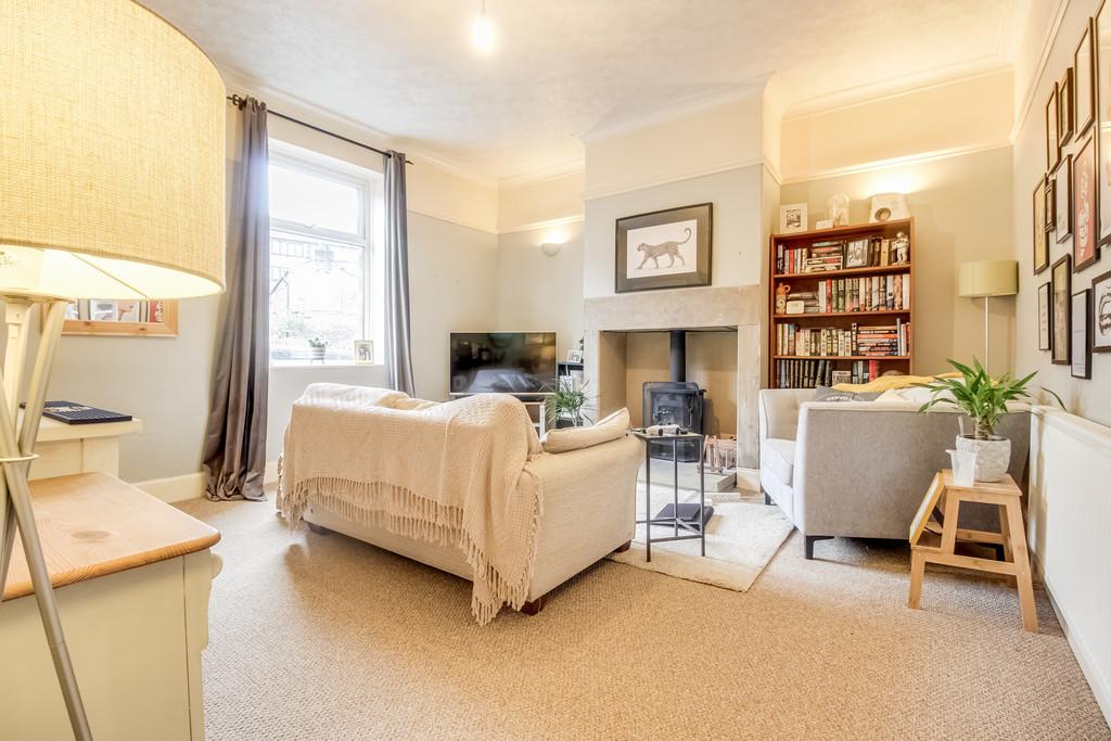 Thirstin Road, Honley 3 bed terraced house £180,000