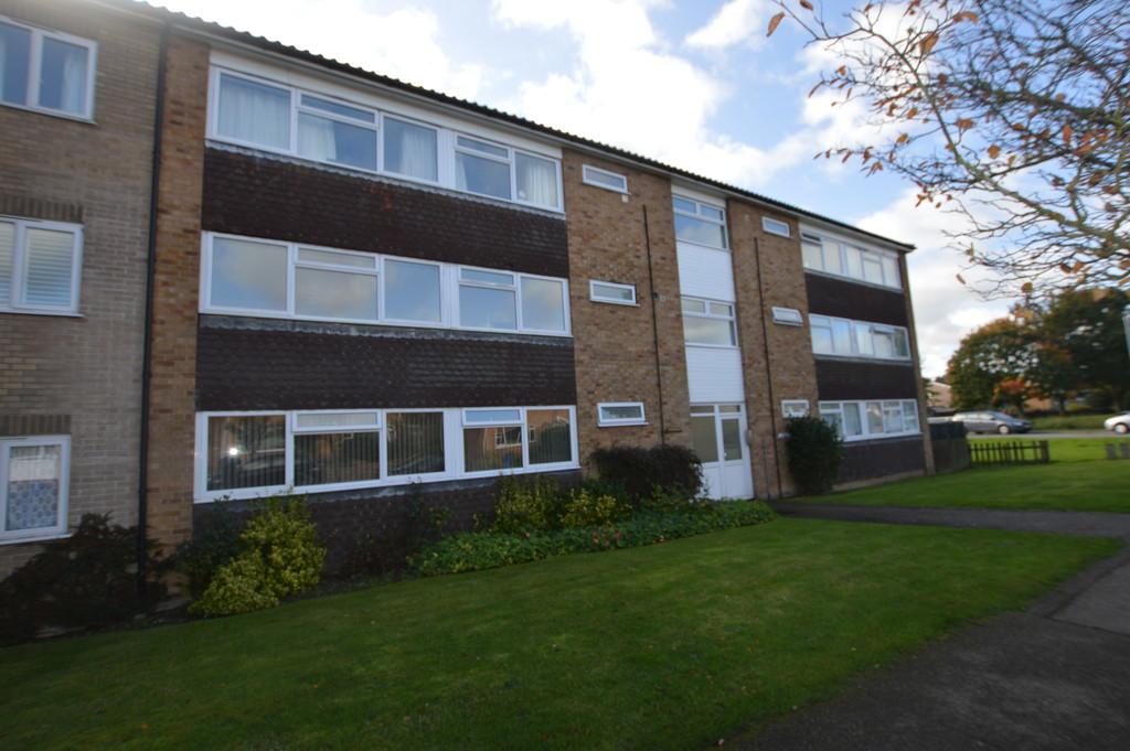 Winthrop Road, Bury St. Edmunds 2 bed apartment £775 pcm (£179 pw)