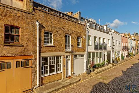 4 bedroom mews to rent, SHORT LET: Ennismore Mews, Knightsbridge, SW7