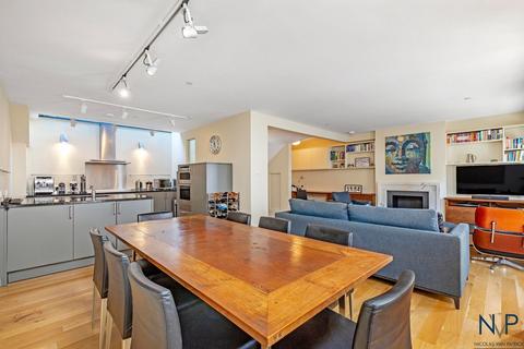 undefined, SHORT LET: Ennismore Mews, Knightsbridge, SW7