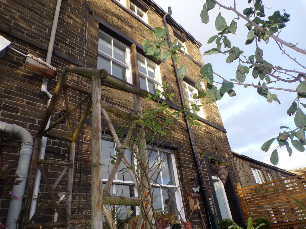 Market Street, Thornton 2 bed terraced house £114,950