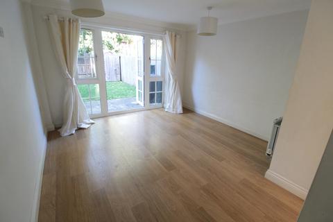 18 Derisley Close, Byfleet, West Byfleet, KT14 7QA