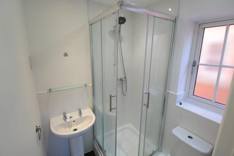 18 Derisley Close, Byfleet, West Byfleet, KT14 7QA
