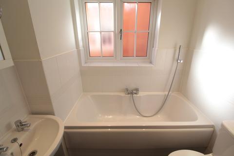 18 Derisley Close, Byfleet, West Byfleet, KT14 7QA