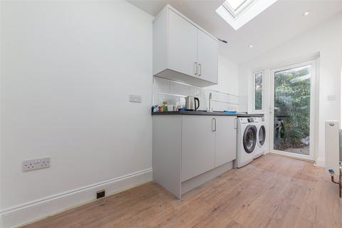 4 bedroom terraced house to rent, Humberstone Road, Cambridge, Cambridgeshire