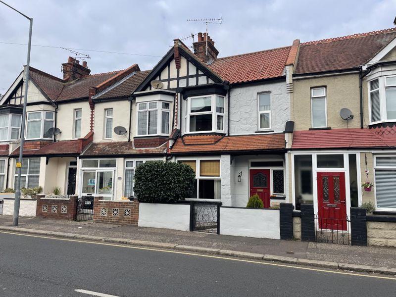 Fairfax Drive, WestcliffOnSea 3 bed terraced house £325,000