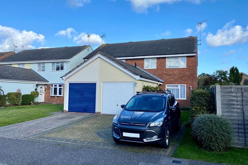 Stablecroft, Springfield, Chelmsford, CM1 3 bed semidetached house £