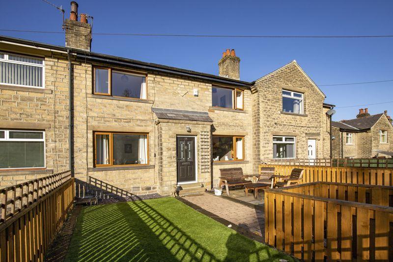 118 Halifax Road, Ripponden, HX6 4AG 3 bed terraced house £225,000