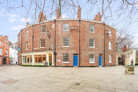 2 bedroom townhouse to rent - High Petergate, York